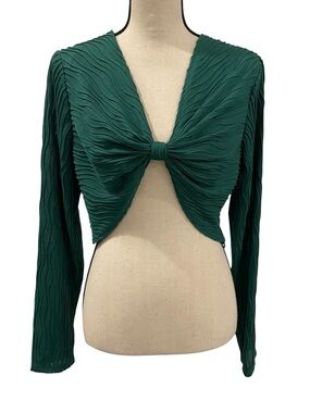 PrettyLittleThing Emerald Textured Knot Front Long Sleeve Crop Top